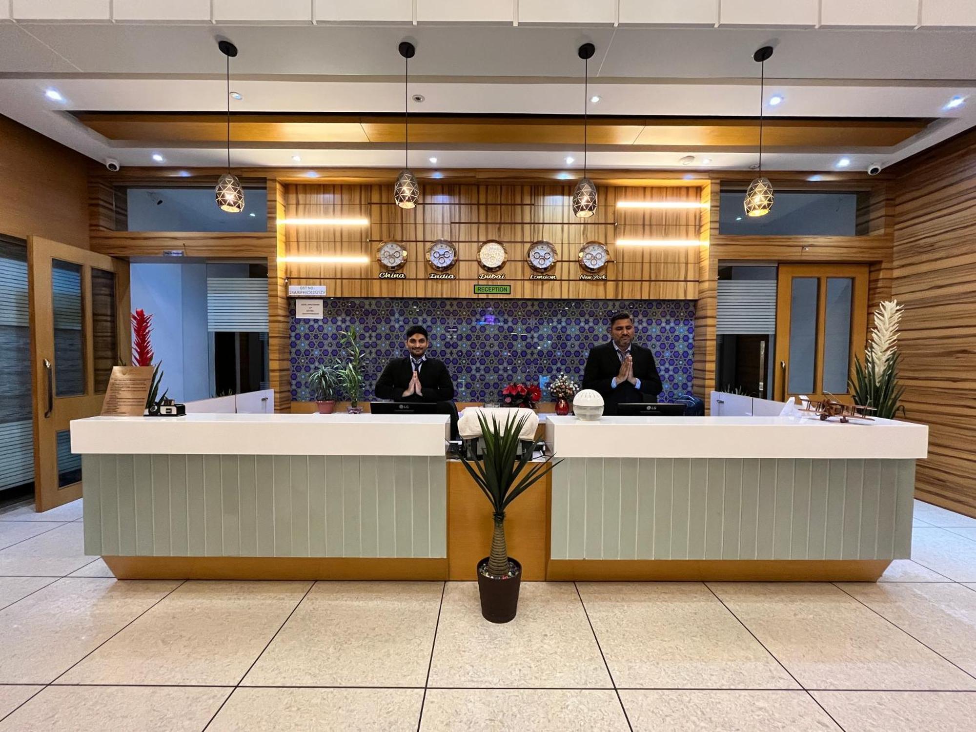 Hotel Grand Darshan 巴罗达 外观 照片