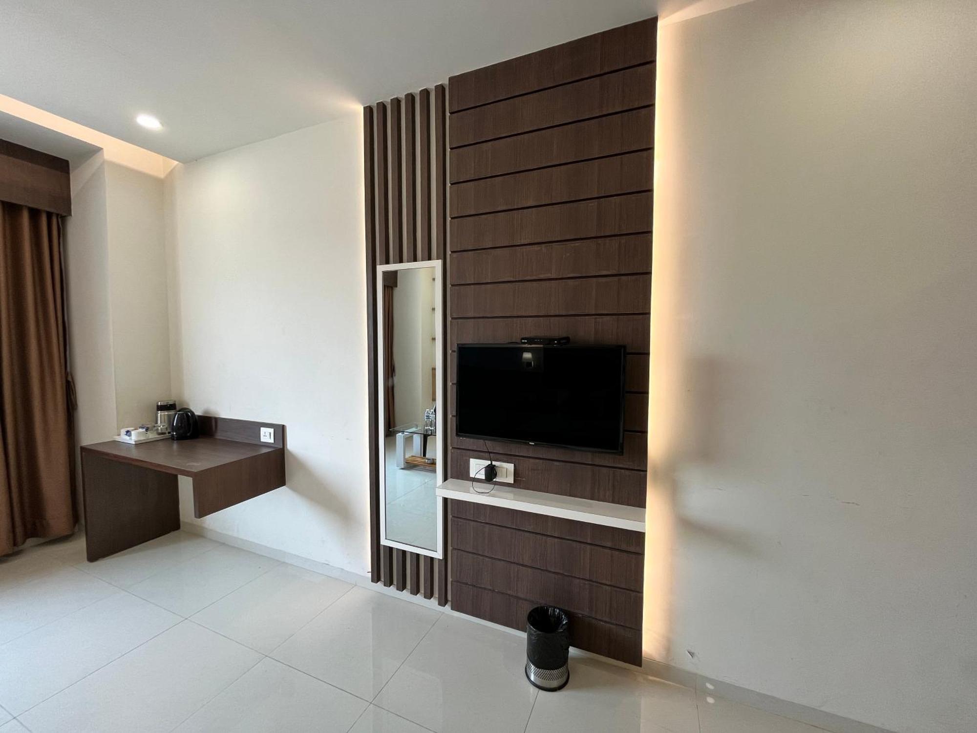 Hotel Grand Darshan 巴罗达 外观 照片
