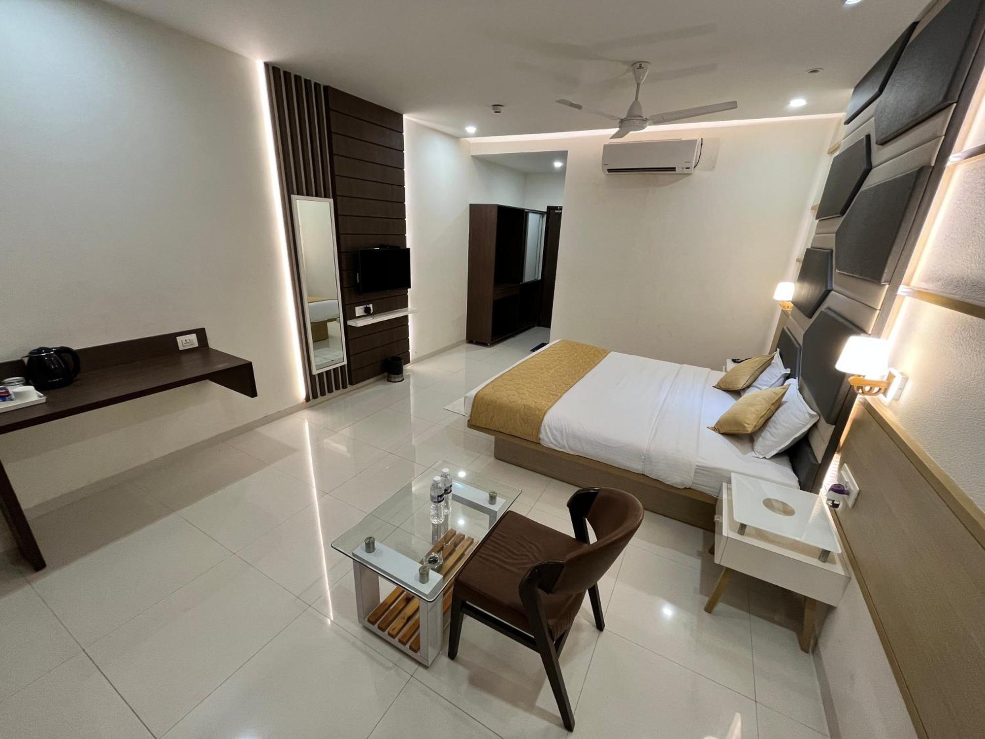 Hotel Grand Darshan 巴罗达 外观 照片