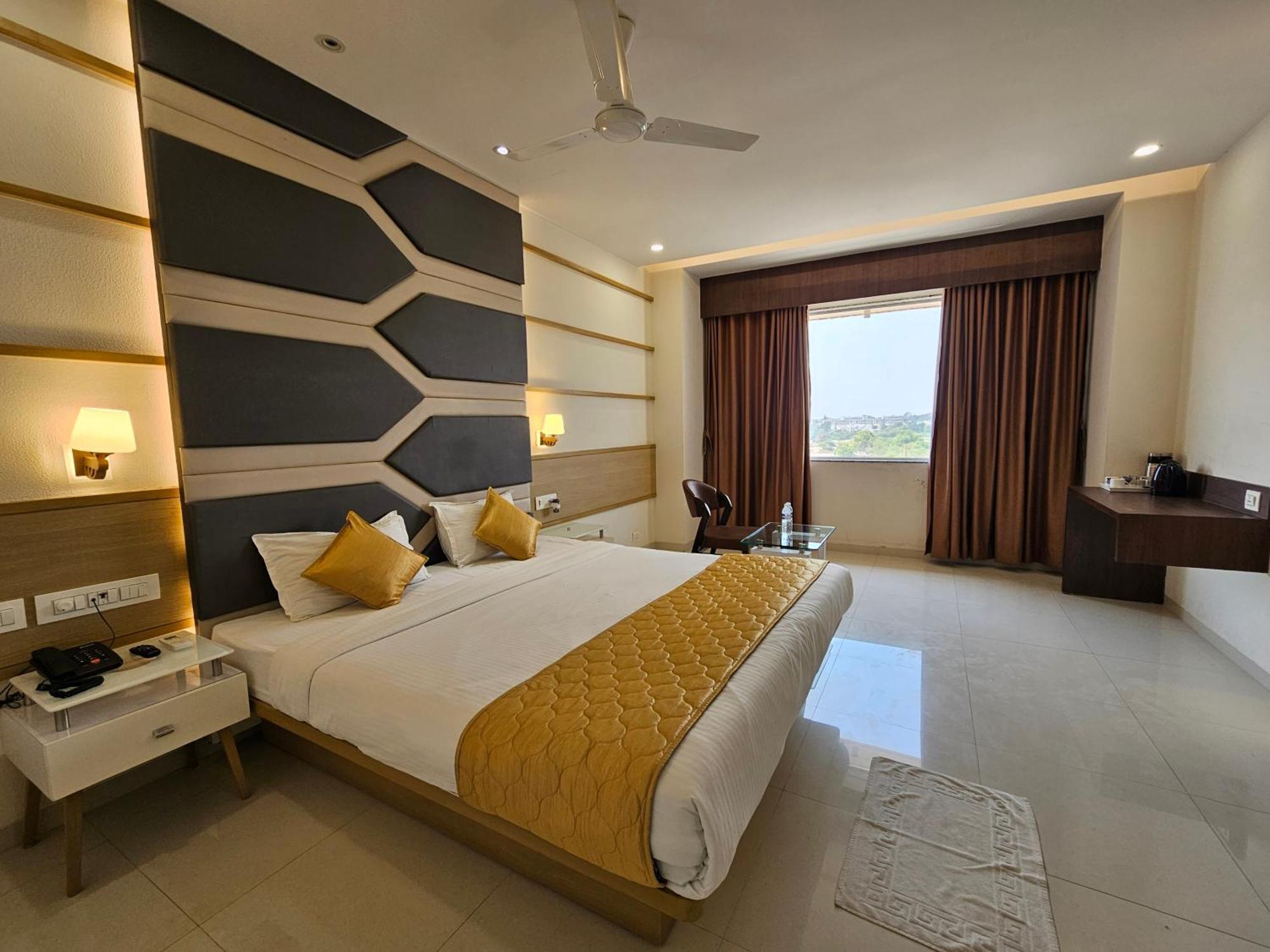 Hotel Grand Darshan 巴罗达 外观 照片
