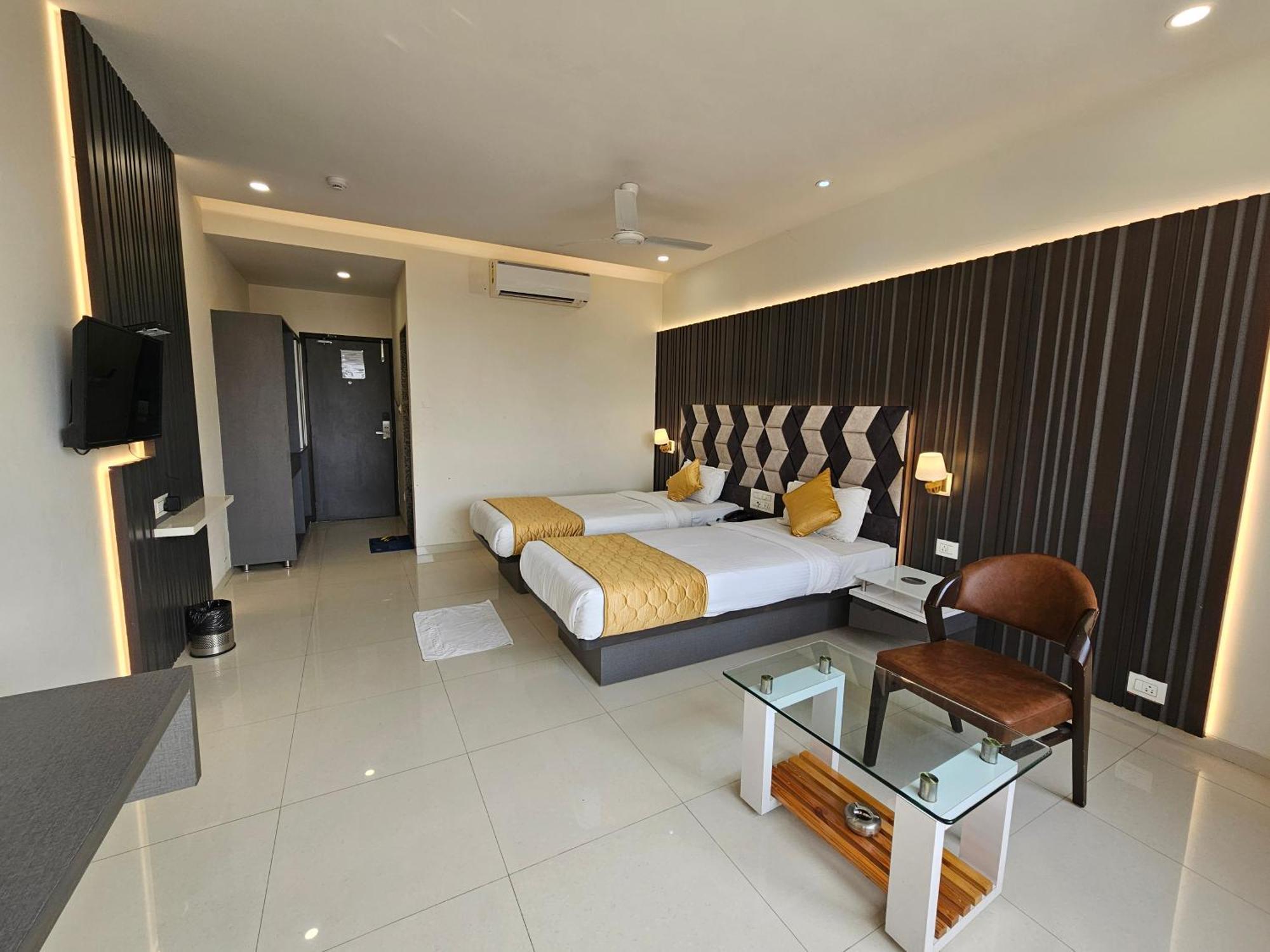 Hotel Grand Darshan 巴罗达 外观 照片