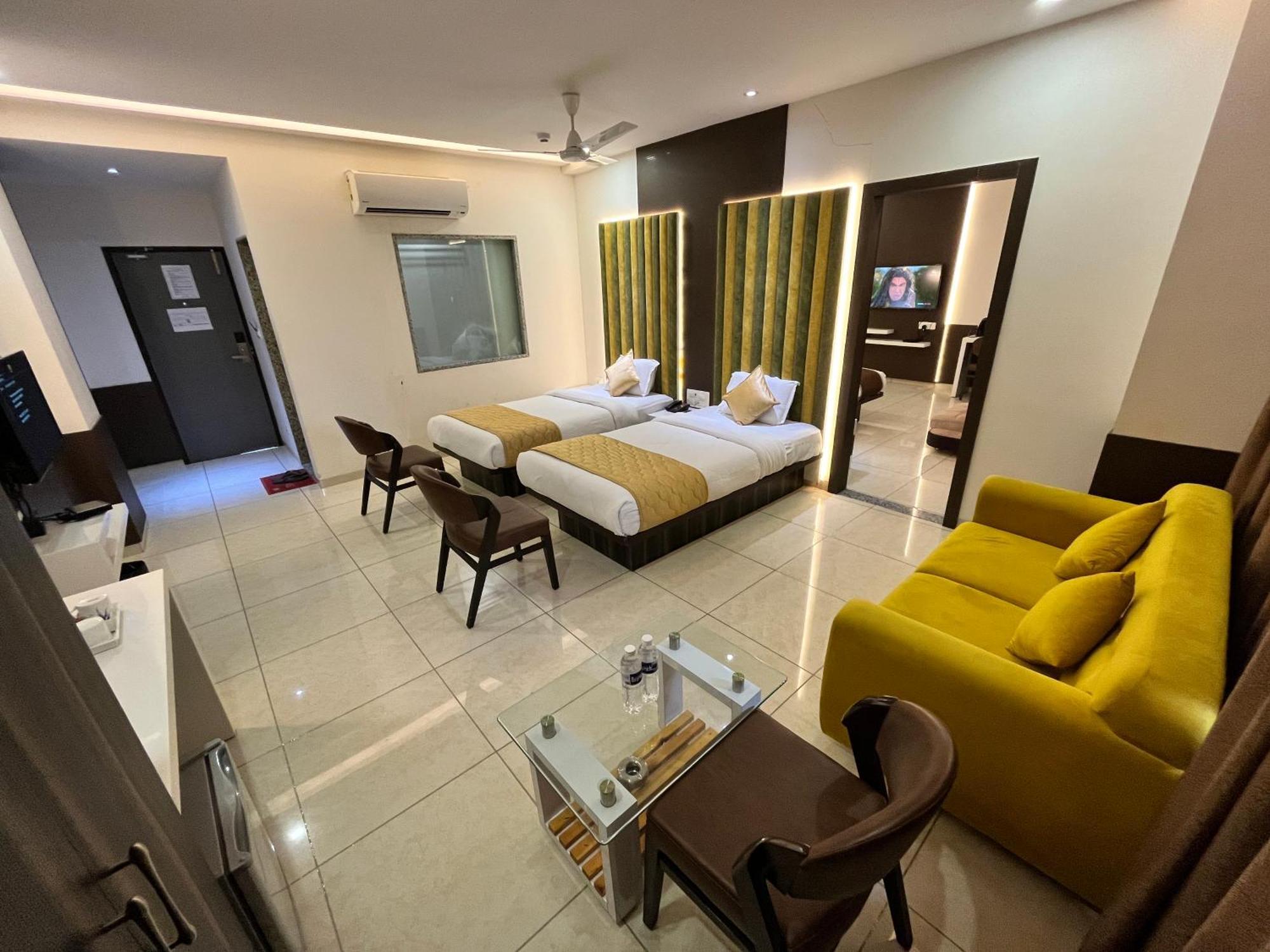 Hotel Grand Darshan 巴罗达 外观 照片