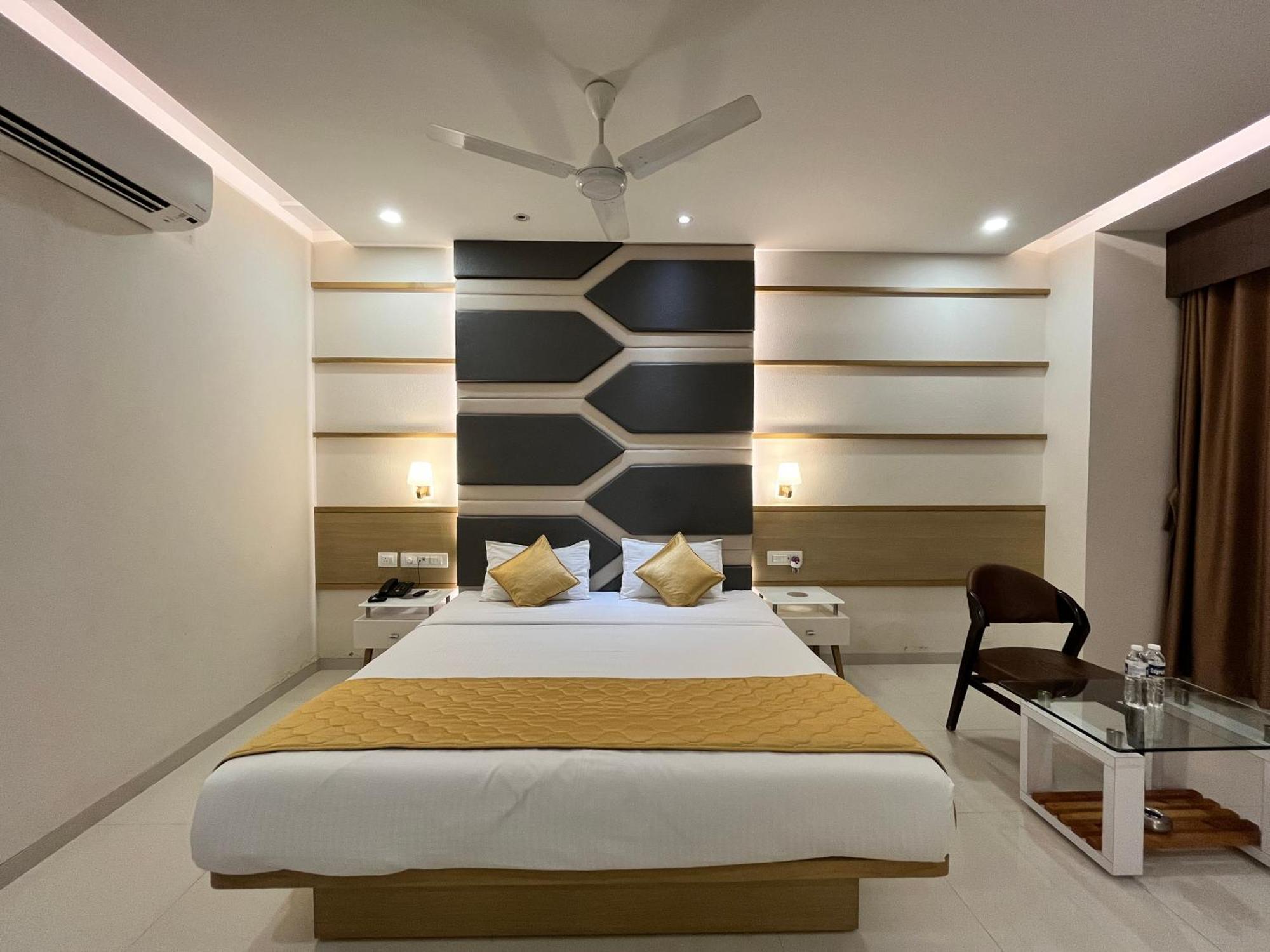 Hotel Grand Darshan 巴罗达 外观 照片
