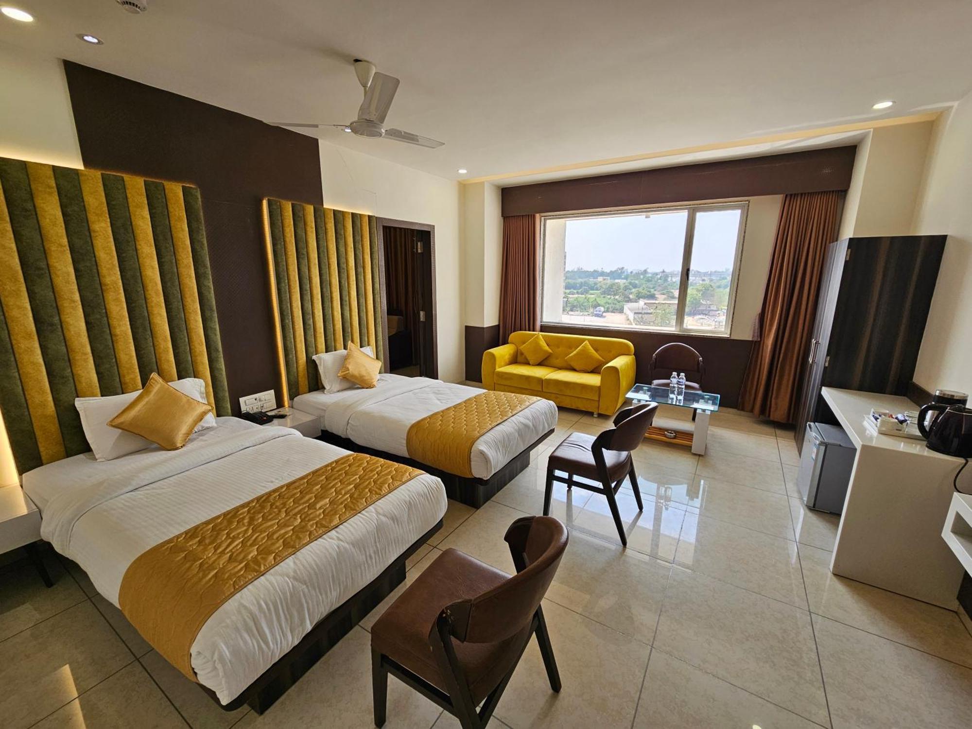 Hotel Grand Darshan 巴罗达 外观 照片
