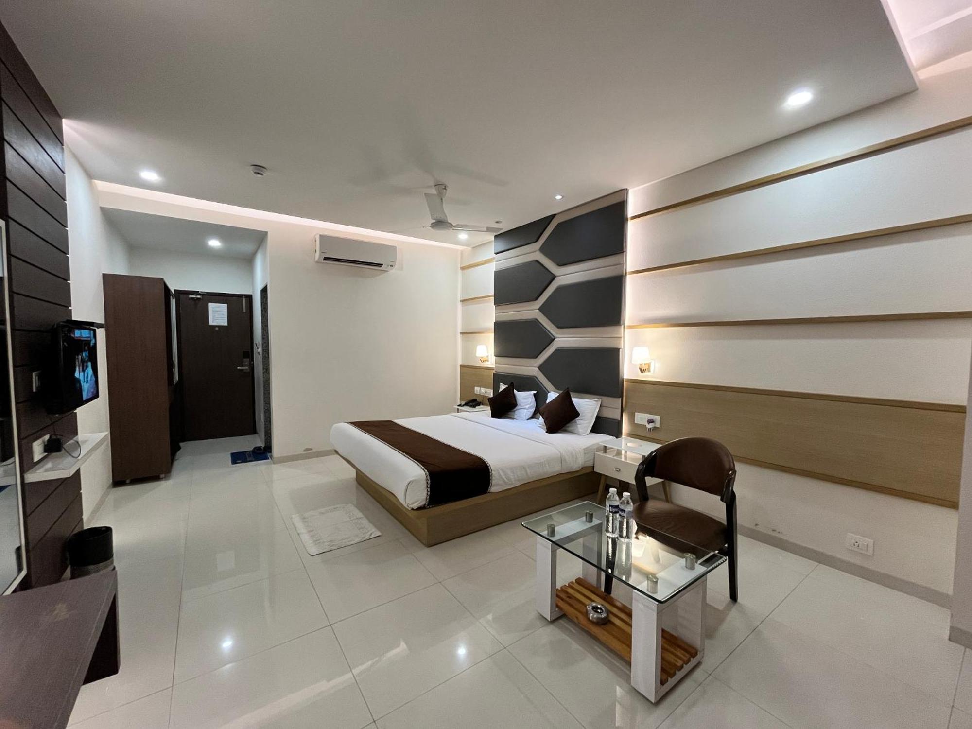 Hotel Grand Darshan 巴罗达 外观 照片