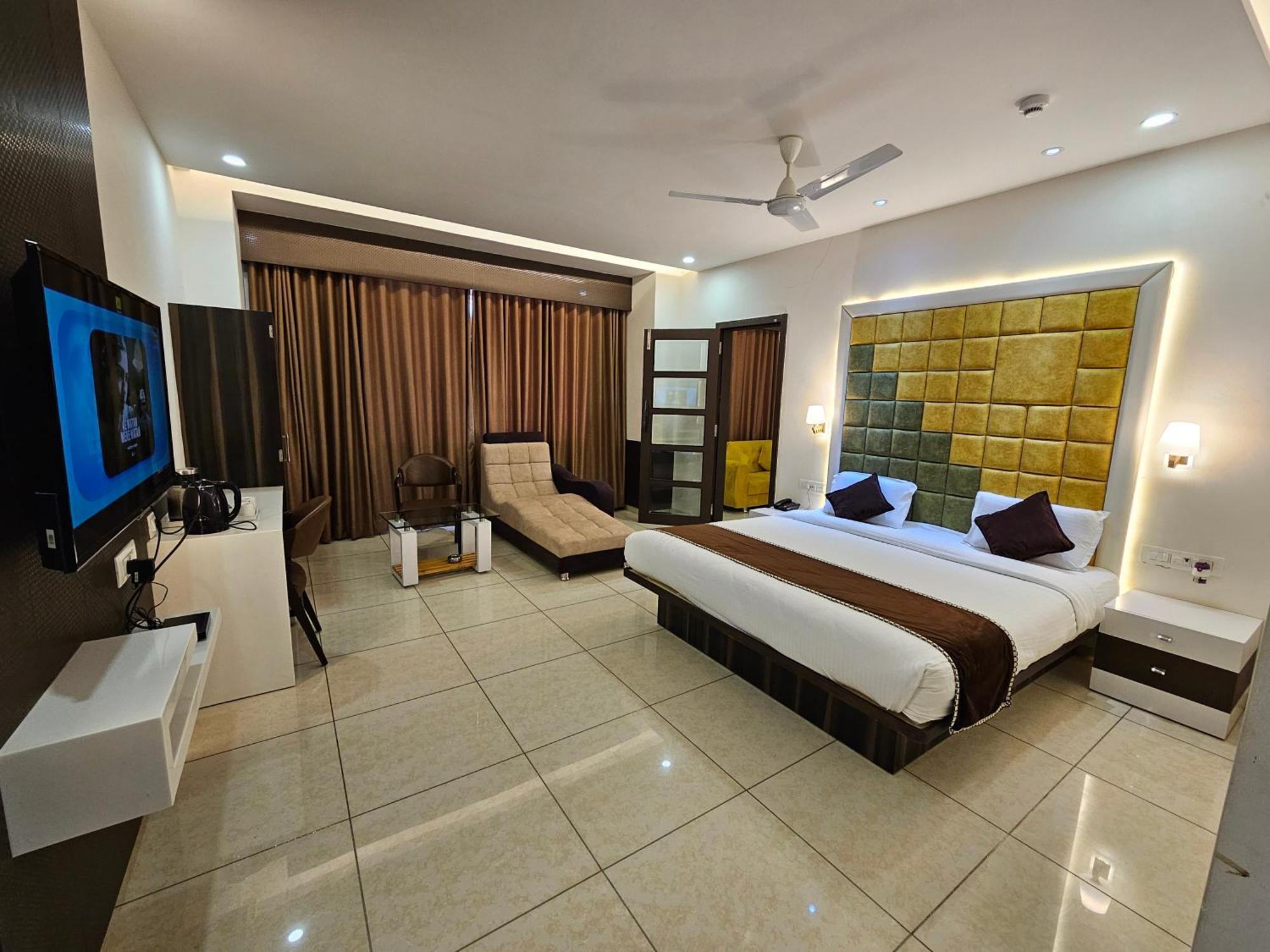 Hotel Grand Darshan 巴罗达 外观 照片