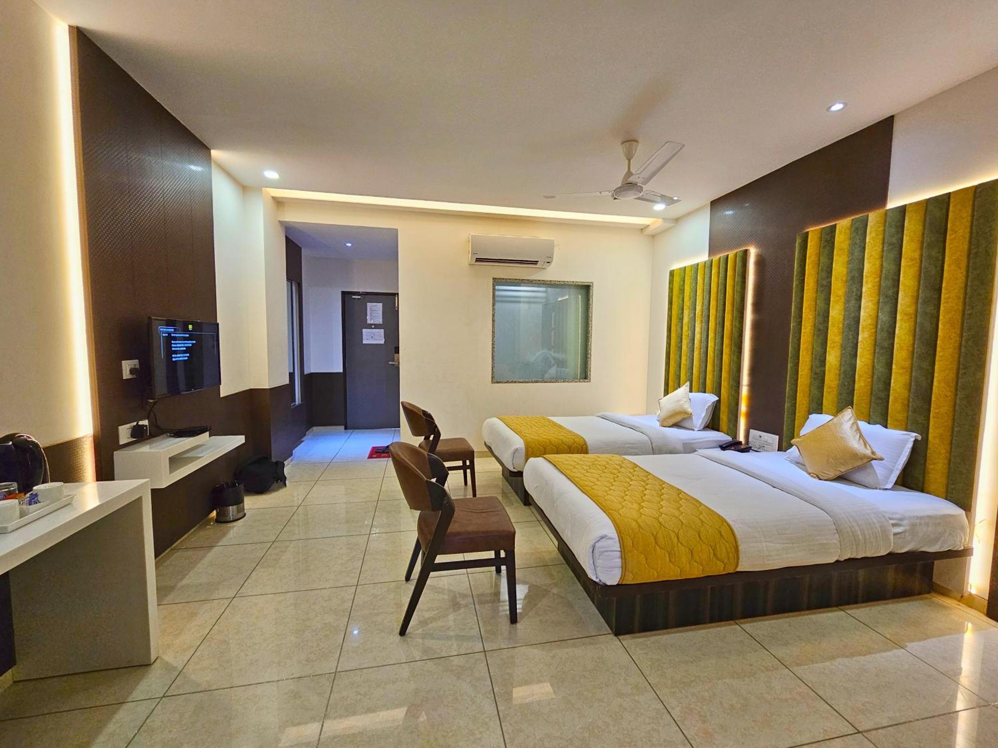 Hotel Grand Darshan 巴罗达 外观 照片