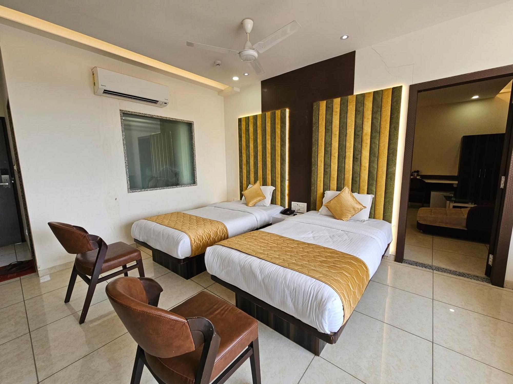 Hotel Grand Darshan 巴罗达 外观 照片